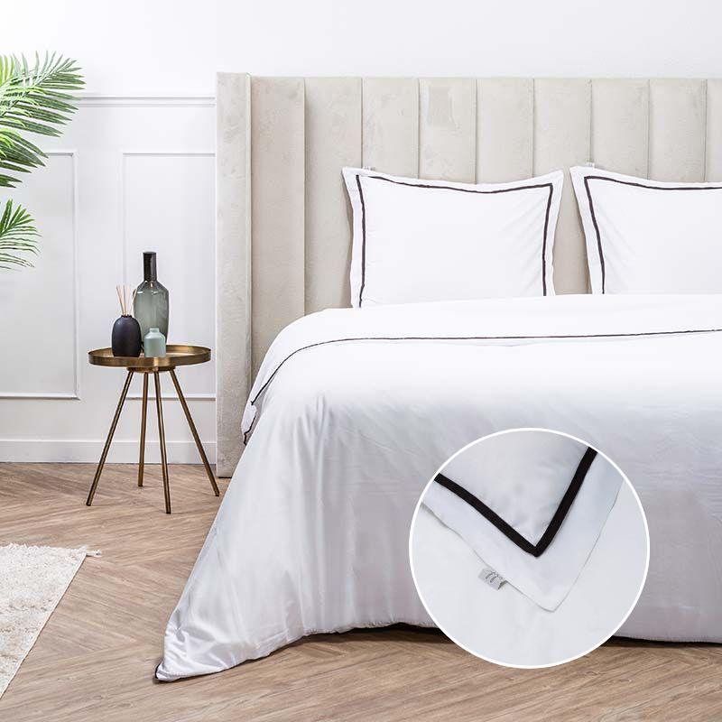 Dekbedovertrek Hotel Piping - Lits-Jumeaux (240x220 Cm) - Koraal Microvezel - Effen - Luna Bedding - Dekbed-Discounter.nl