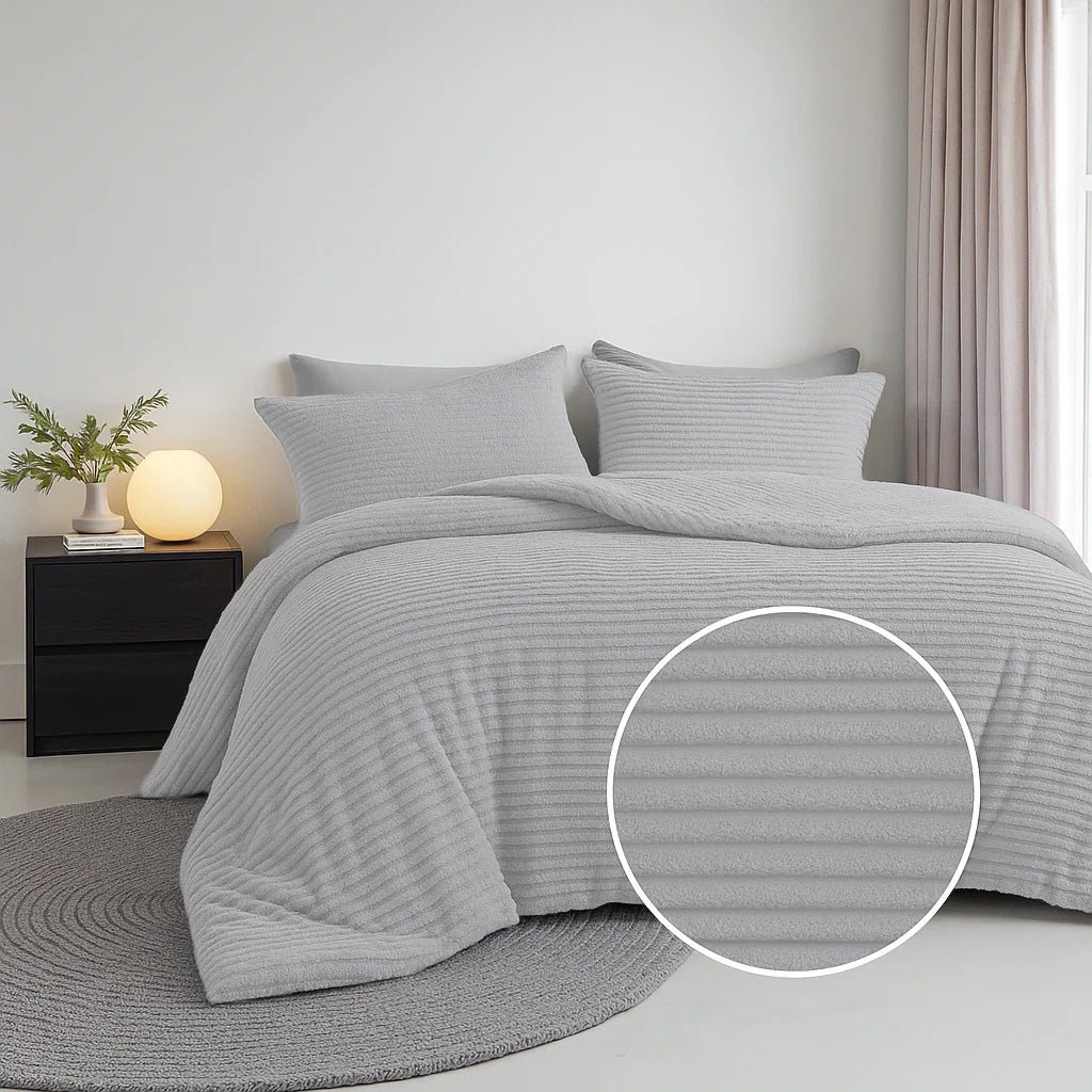 Dekbedovertrek Summer Teddy Rib - Licht Grijs - Eenpersoons (140x200 Cm) - Grijs Microvezel Teddy - Strepen - Fresh And Co - Dekbed-Discounter.nl